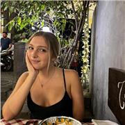 Diplomata liceo linguistico offro ripetizioni online per ragazzi delle elementari medie e superiori